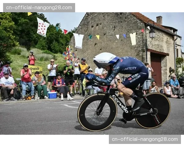 巴黎-尼斯落幕,埃菲内普尔赢得总冠军 巴黎-尼斯落幕,埃菲内普尔赢得总冠军
