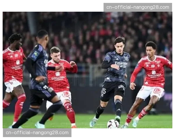 兰斯公布对阵梅斯大名单，三名主力伤愈回归