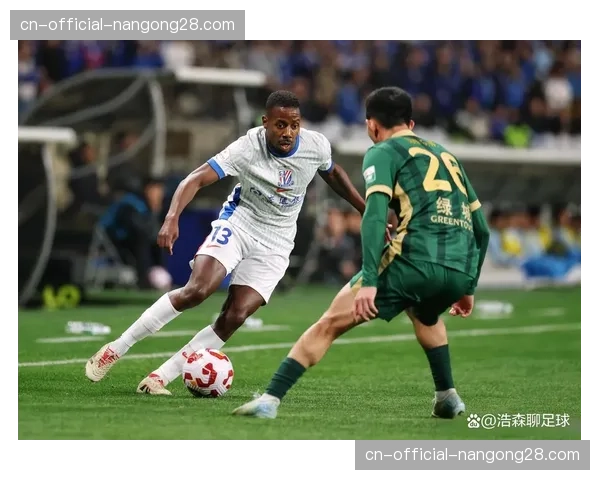 【2026年4月中超联赛保价区态势与走势分析·人物·特写聚焦：37岁老将赛后瘫坐在草皮上，这或是他职业生涯最后一个中超赛季